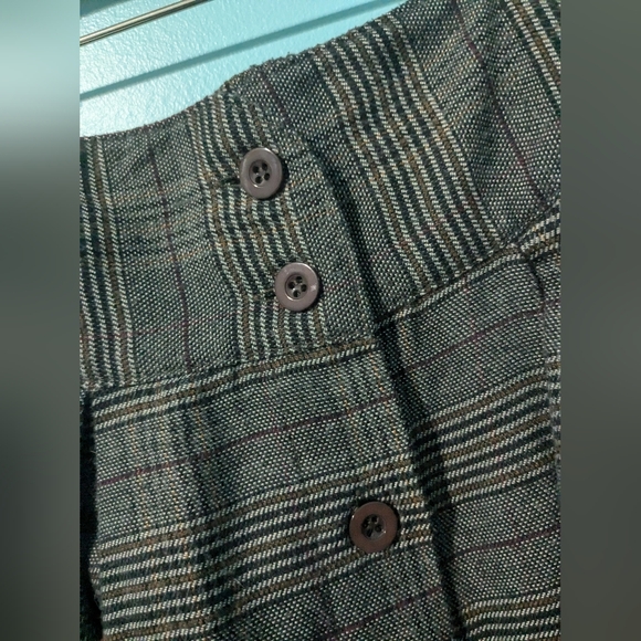 Plaid button up skirt - Picture 3 of 5